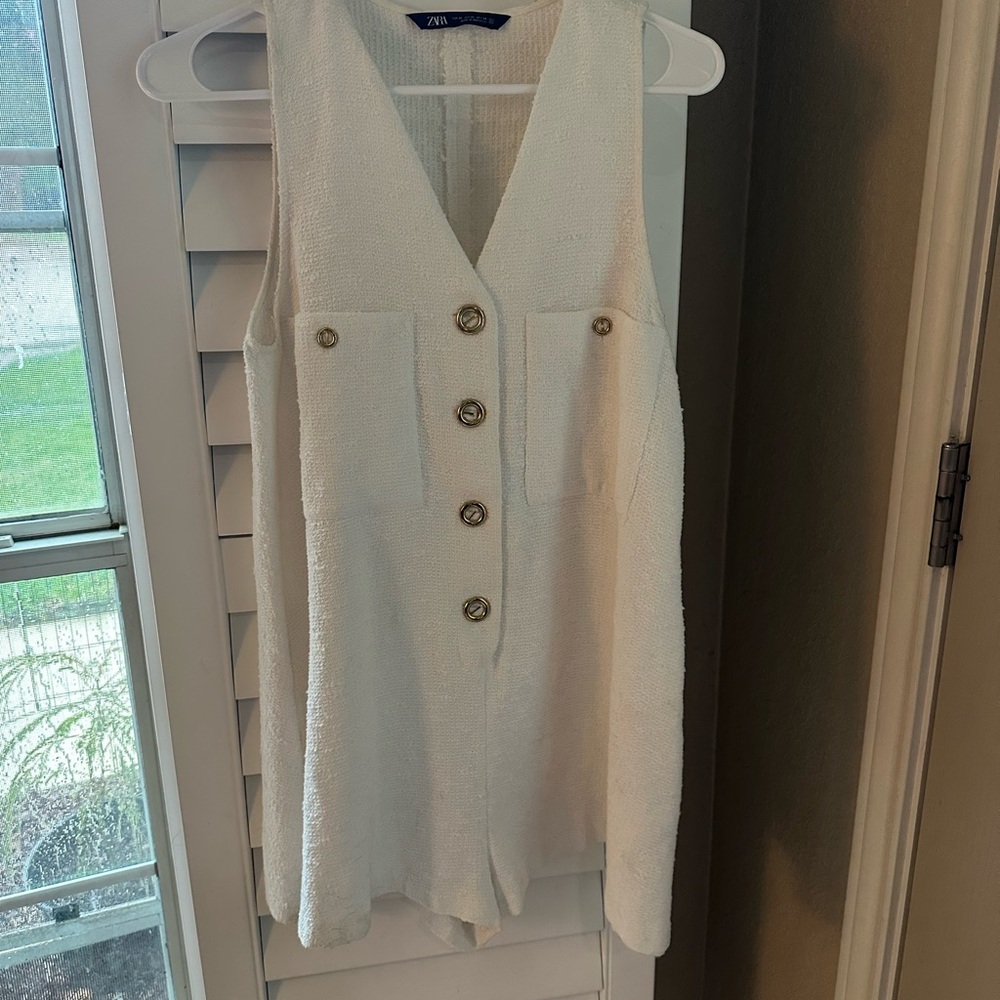 Zara White Sleeveless Buttoned Romper